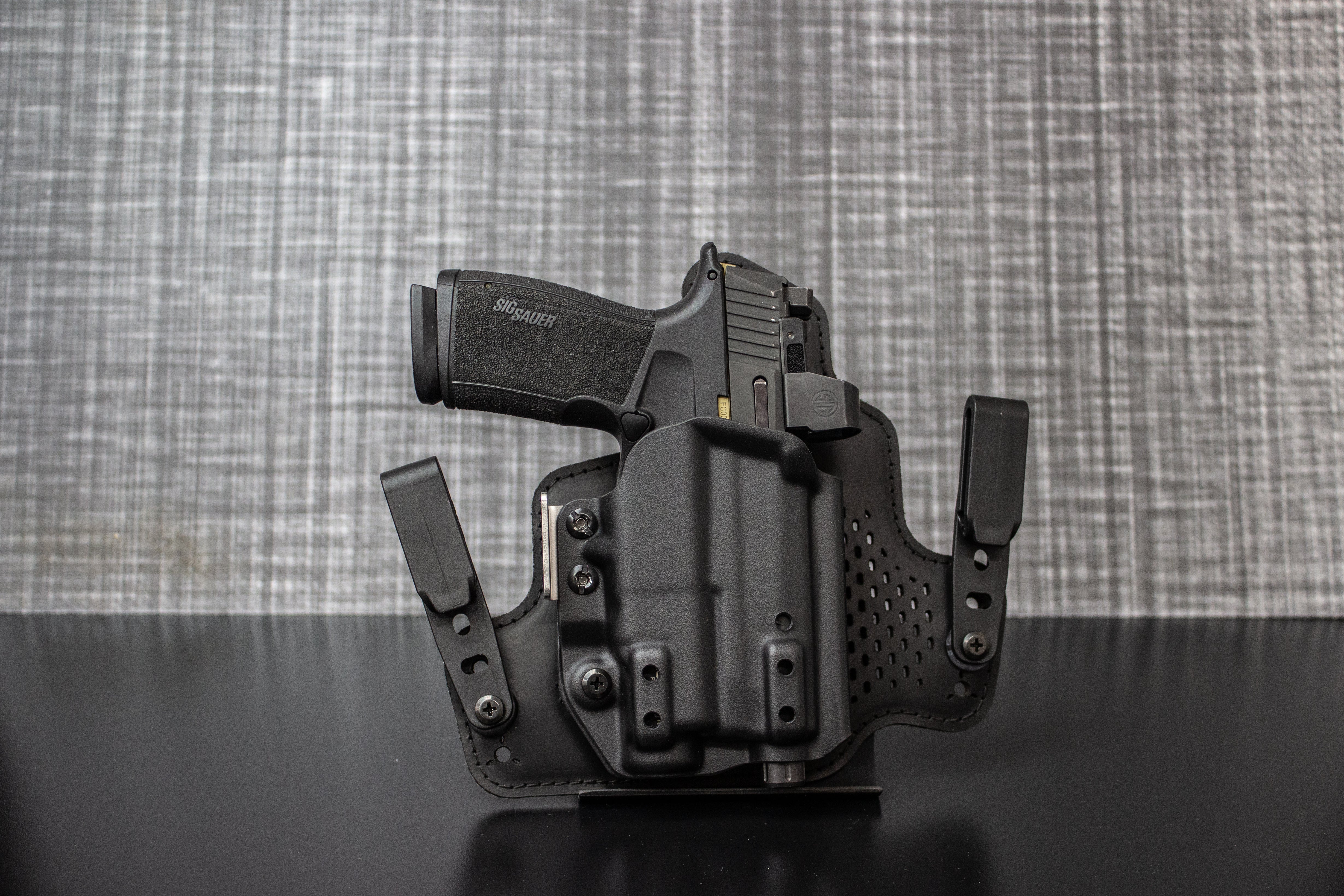 Gradient™ Hybrid IWB for Glock 19/19X/45 | Black Arch Holsters